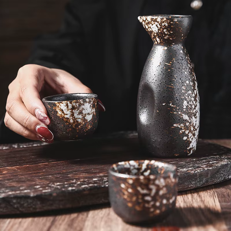 Distributeur de Saké Izakaya Japonais en Céramique Vintage