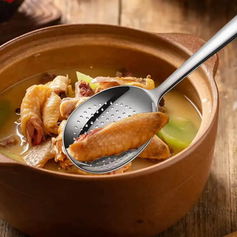 Louche en acier inoxydable pour servir la soupe