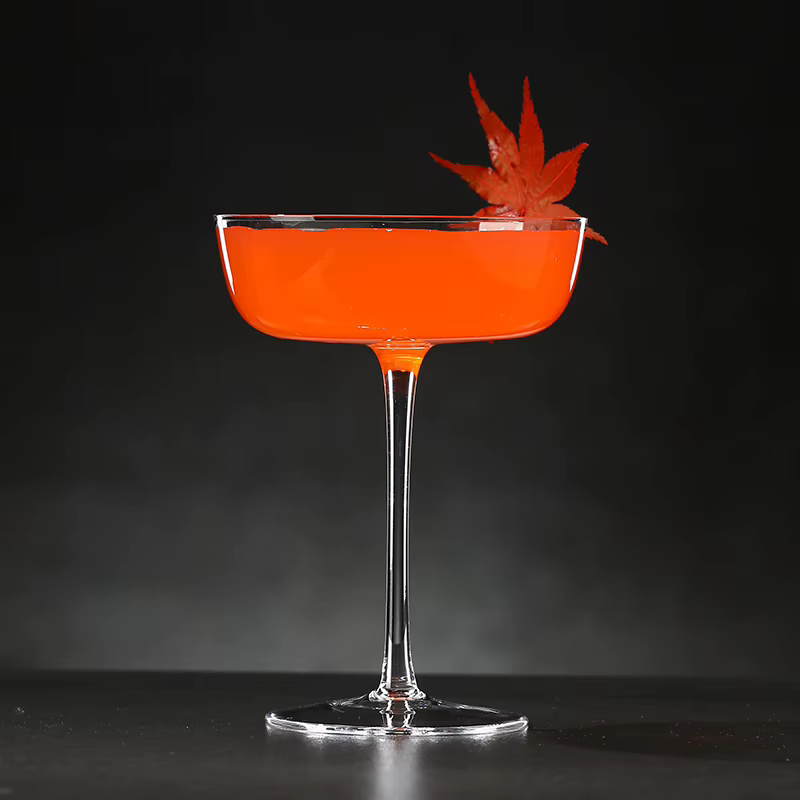 Verre à cocktail, champagne, martini, verres à vin, verrerie à longue tige