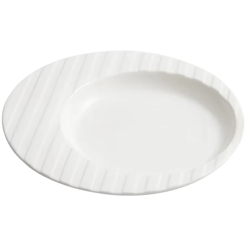 Assiette en céramique à motif de lignes pour restaurant