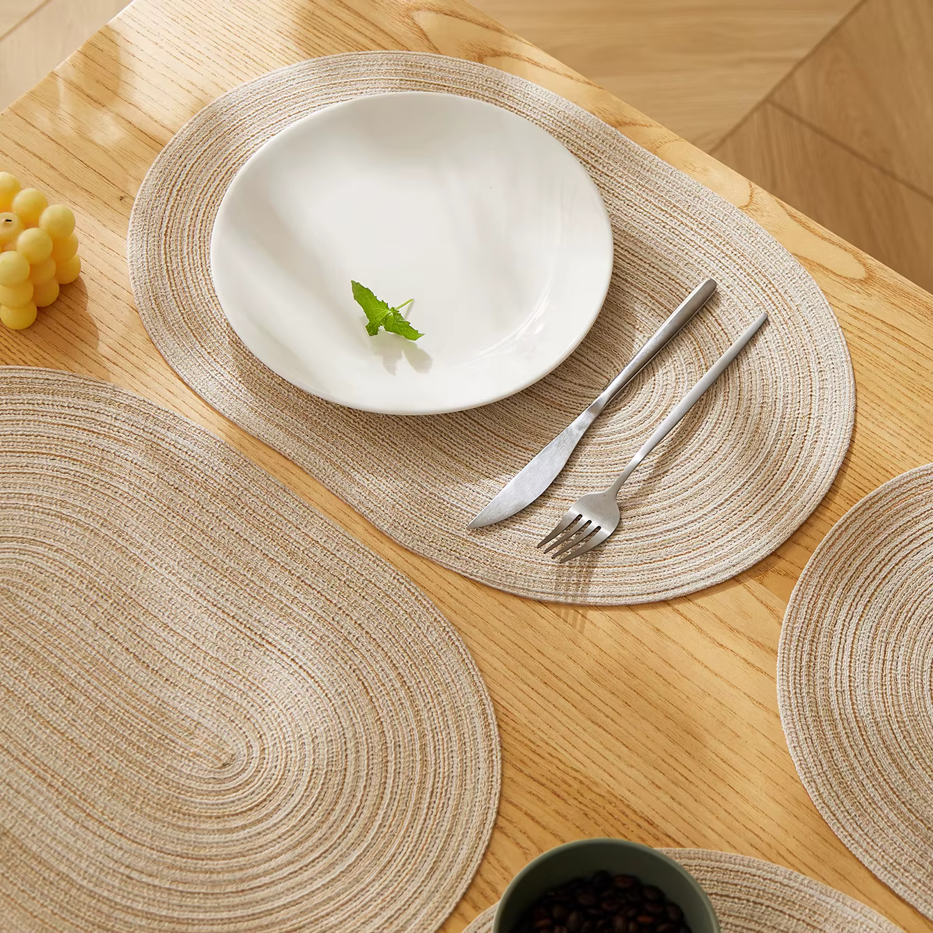 Ensemble de 4 sets de table ovales beiges