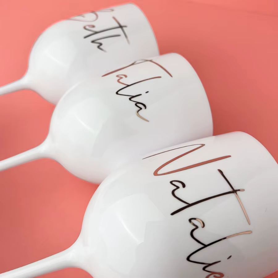 Verres de mariage en plastique personnalisés