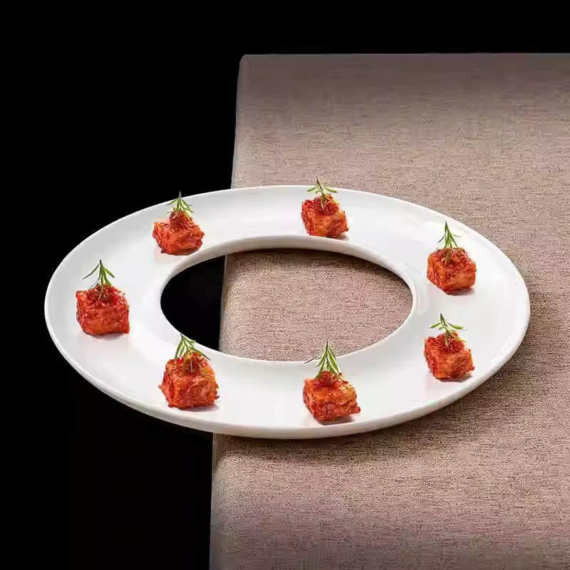 Assiette circulaire en céramique