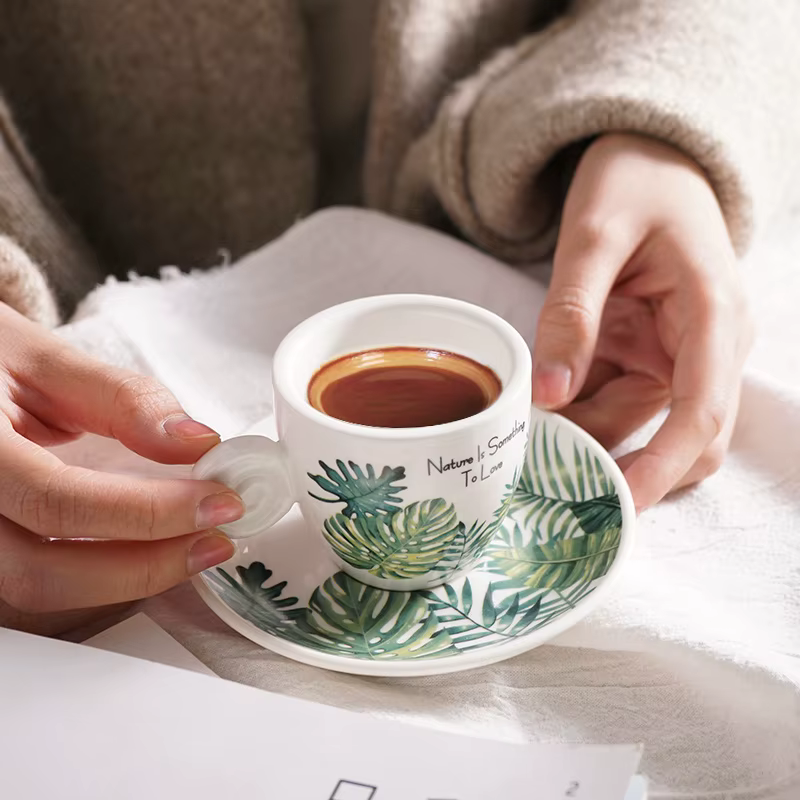 Ensemble tasse à café et soucoupe en céramique de 90ml