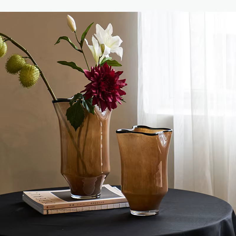 Vase en verre noir, décoration de bureau