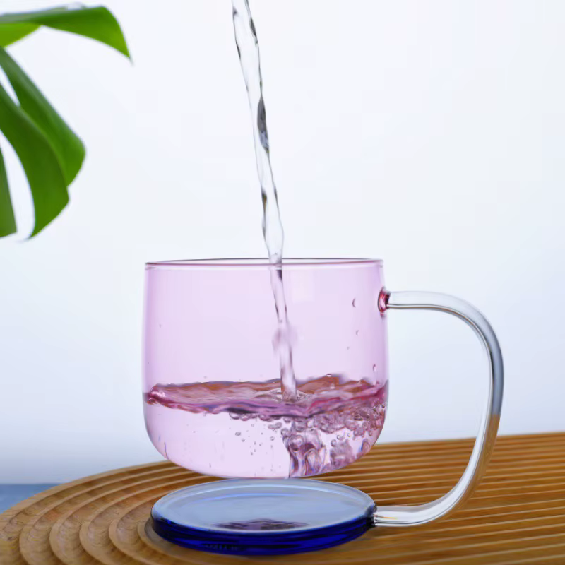 Tasse en verre à Suspension créative