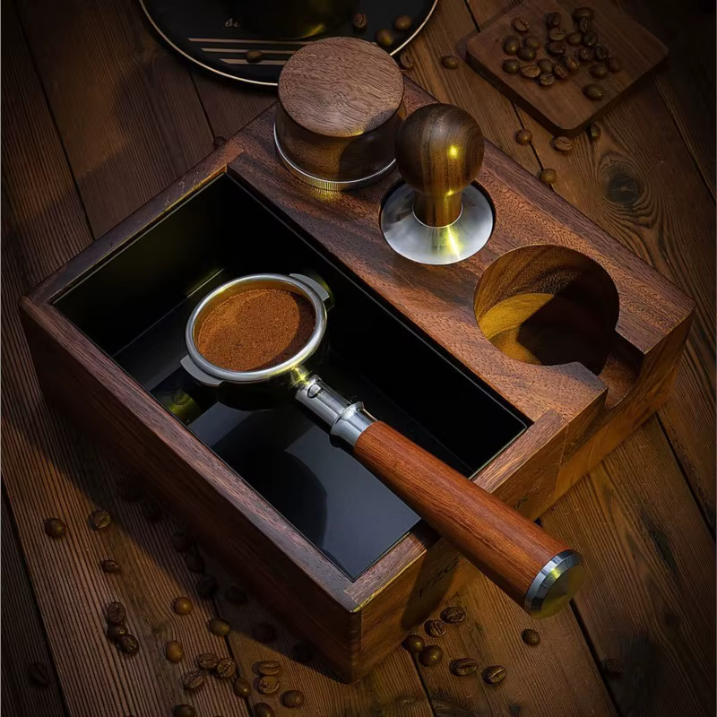 Espresso Knock Box, Station de bourrage
