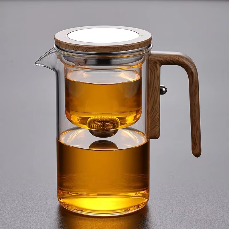 Théière en verre filtrant en un clic