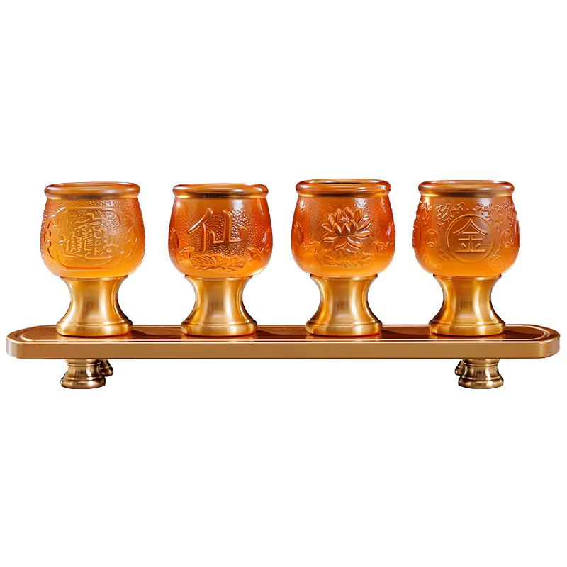 Tasses de glaçage colorées pour offrir du vin ou de l'eau
