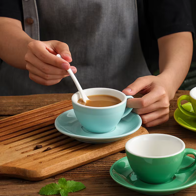 Tasse à expresso de couleur créative de 150ml