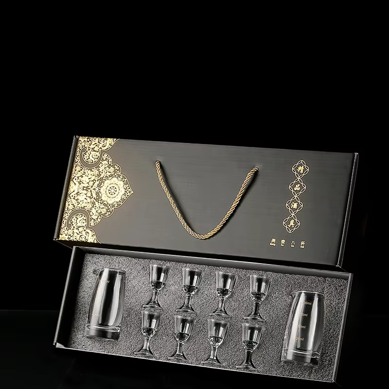 Ensemble de verres à vin en verre de cristal