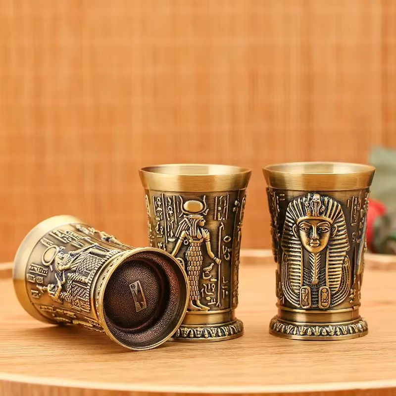 Verre à vin égyptien Vintage en métal
