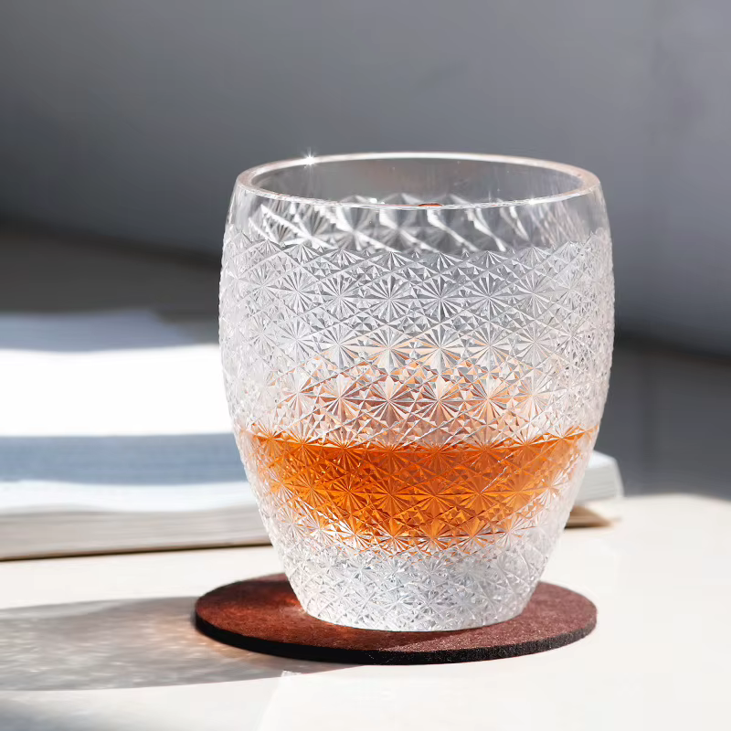 Tasse en verre de cristal gypsophile avec boîte en bois