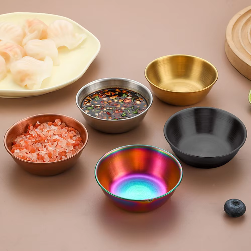 4 pièces de coupelles à sauce en acier inoxydable et 4 cuillères pour servir les apéritifs et les condiments