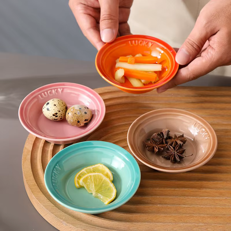Petite assiette ronde en céramique