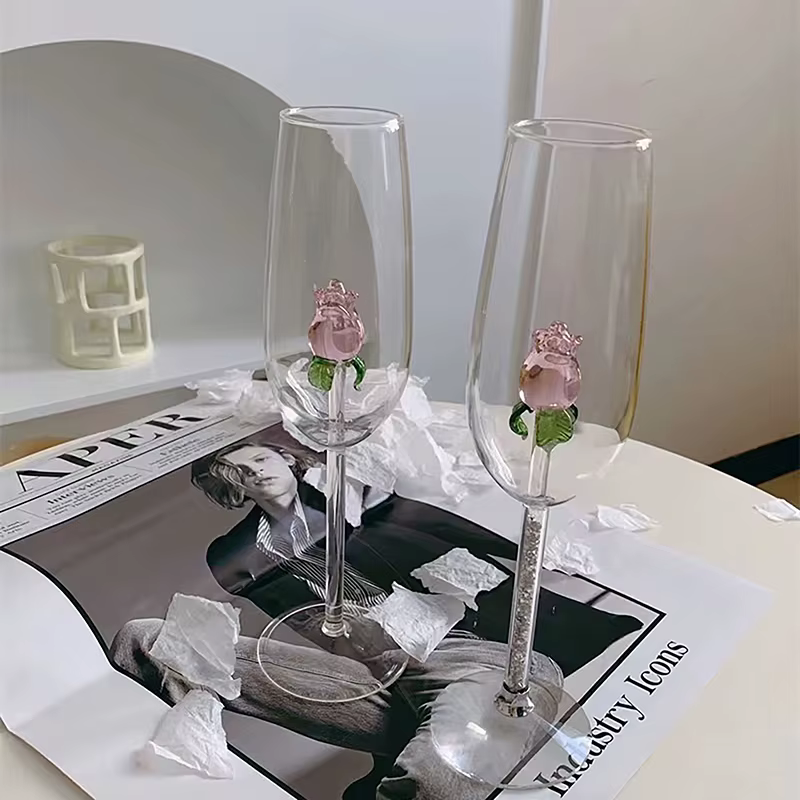 Verres à vin rose 3D créatifs