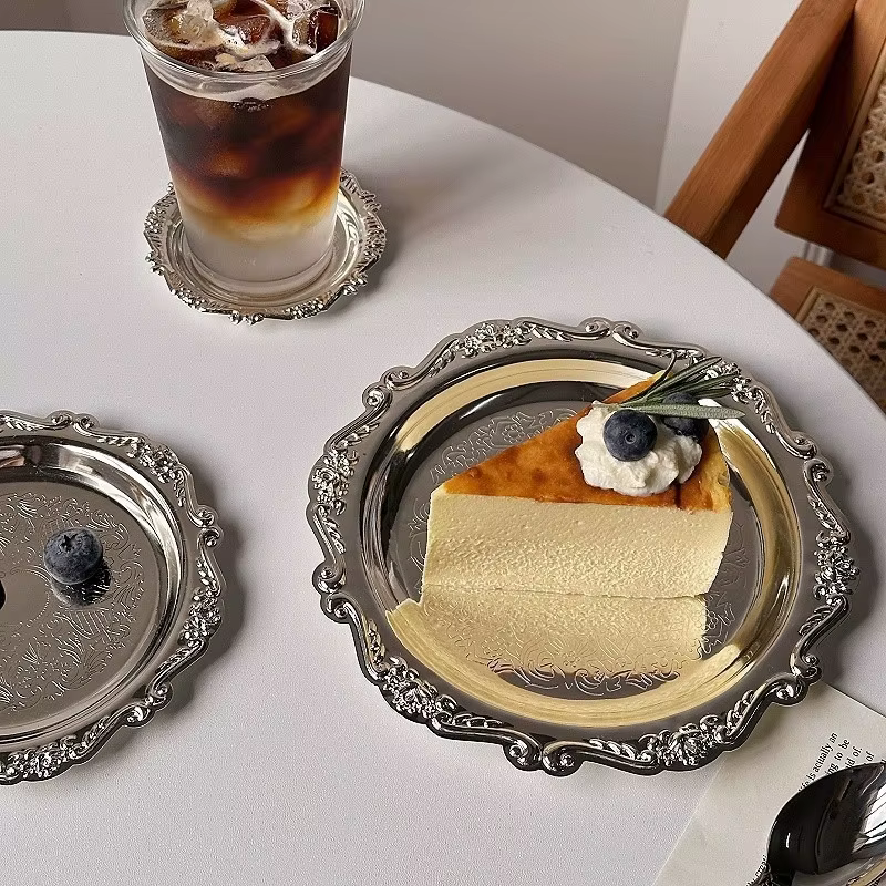 Assiettes plaquées argent de luxe rétro