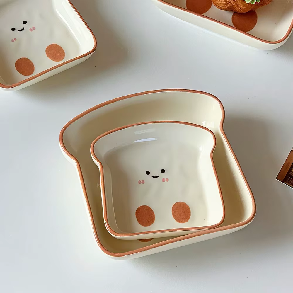 Assiette en céramique mignonne en forme de toast