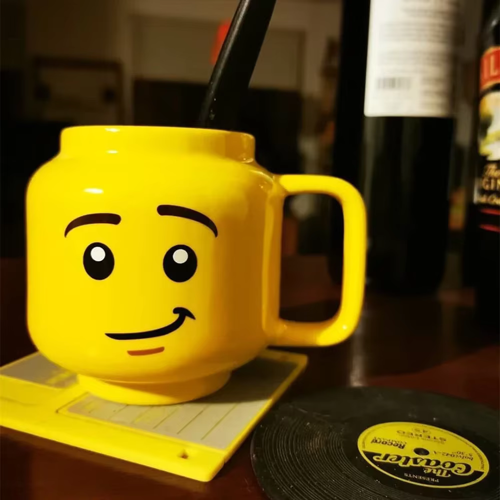 Tasse à café en céramique avec visage souriant, tasse à expression avec poignée, tasses en porcelaine à tête de dessin animé pour enfants, cadeaux de tasses en céramique pour la famille