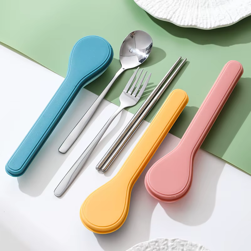 Ensemble de couverts portables avec étui de rangement