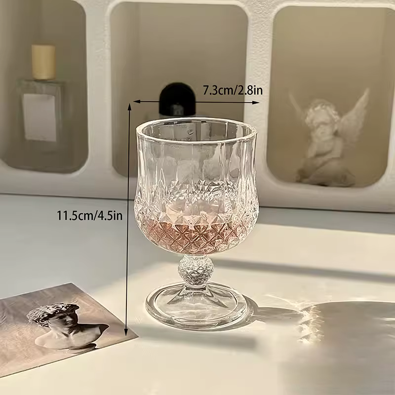 Petit gobelet en verre gaufré gravé de style coréen