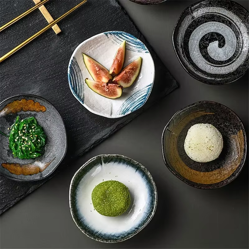 Assiette japonaise créative en céramique avec pieds hauts