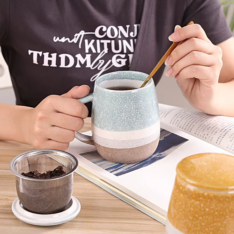Tasses à café en céramique japonais avec couvercle