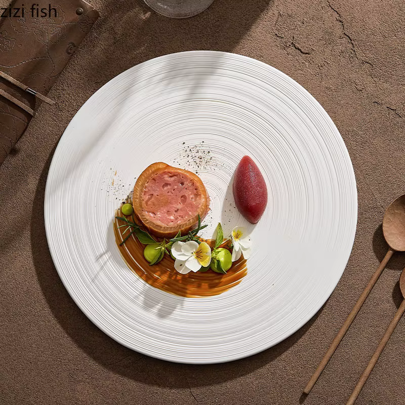 Assiette plate en céramique brossée circulaire