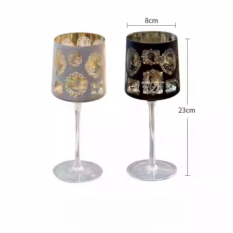 Verre à vin rouge et blanc élégant à tige haute