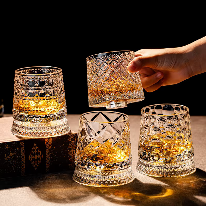 1 verre à whisky transparent
