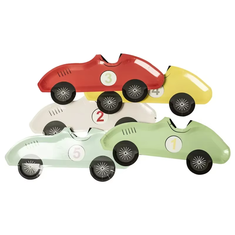 Assiettes en papier jetables en forme de voiture