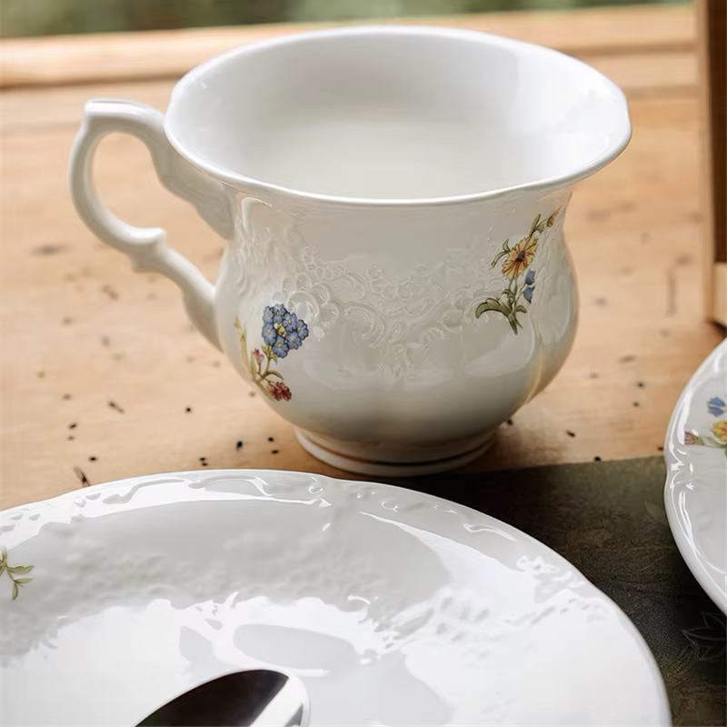 Tasse à expresso et ensemble S/05 en céramique, fleur rétro, entrée française, tasse à thé de l'après-midi de luxe, assiette à dessert, cadeau élégant pour les filles