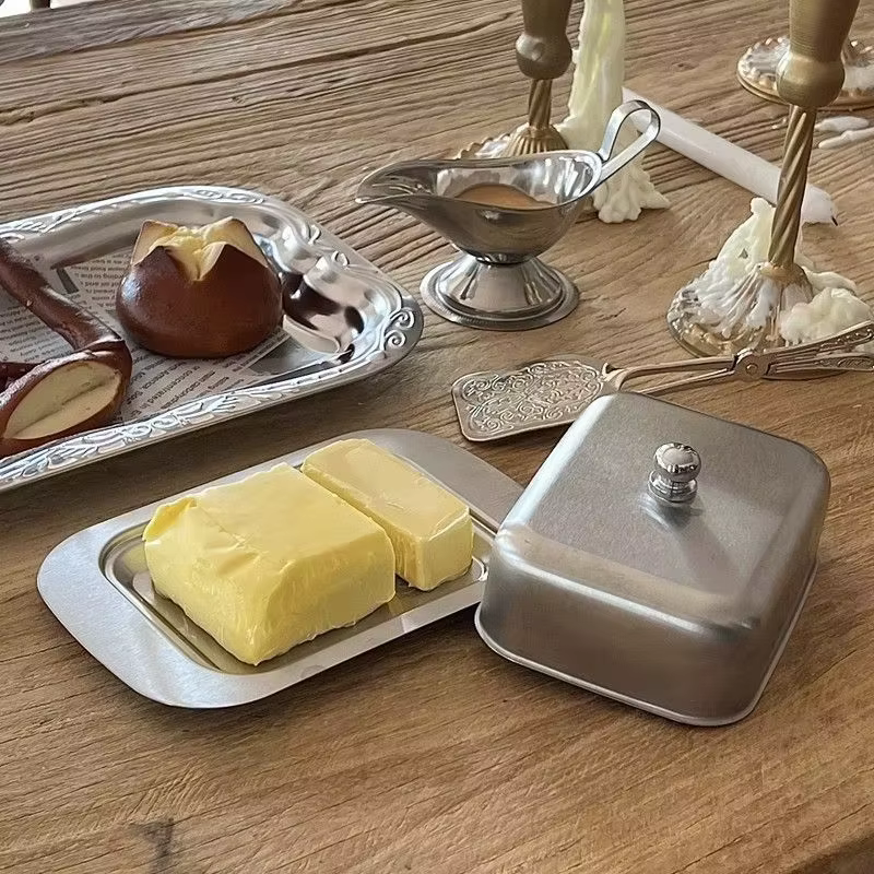 Plat à beurre en acier inoxydable avec couvercle