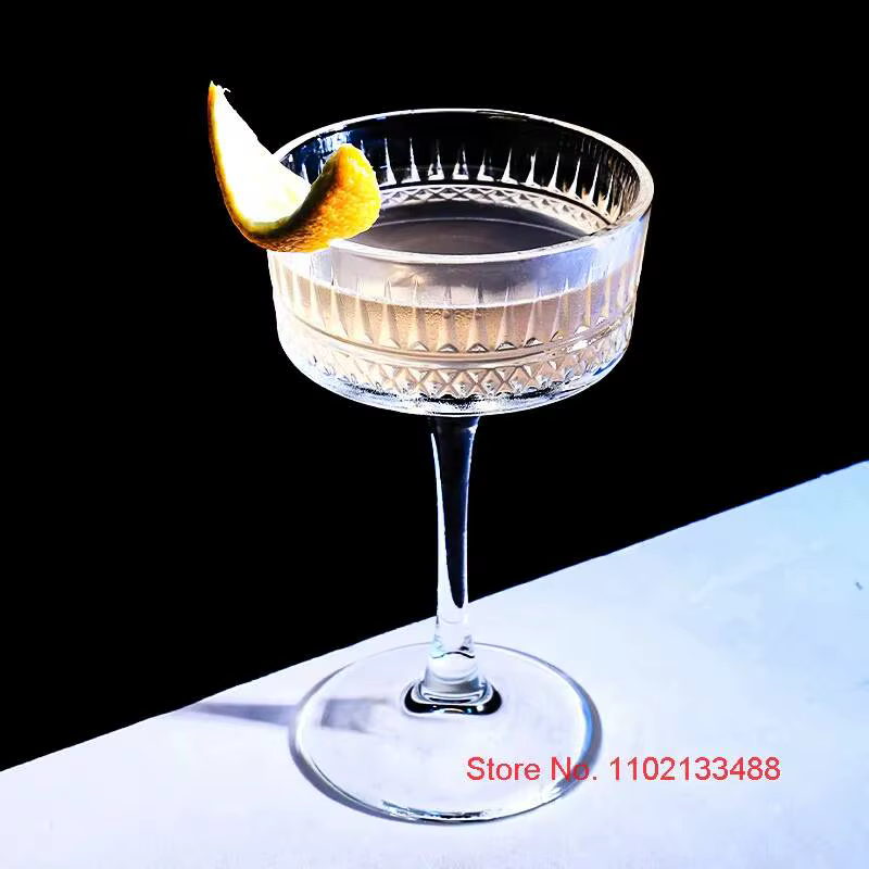 Verres à Martini sculptés