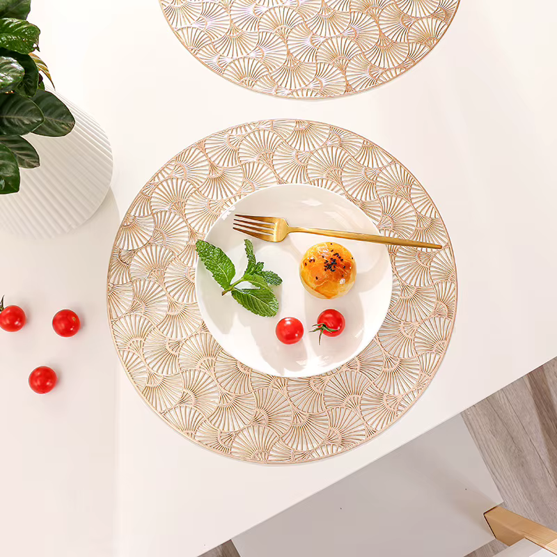 Tapis de Table à fleurs dorées