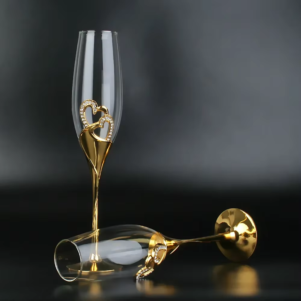 Verres à champagne dorés en cristal