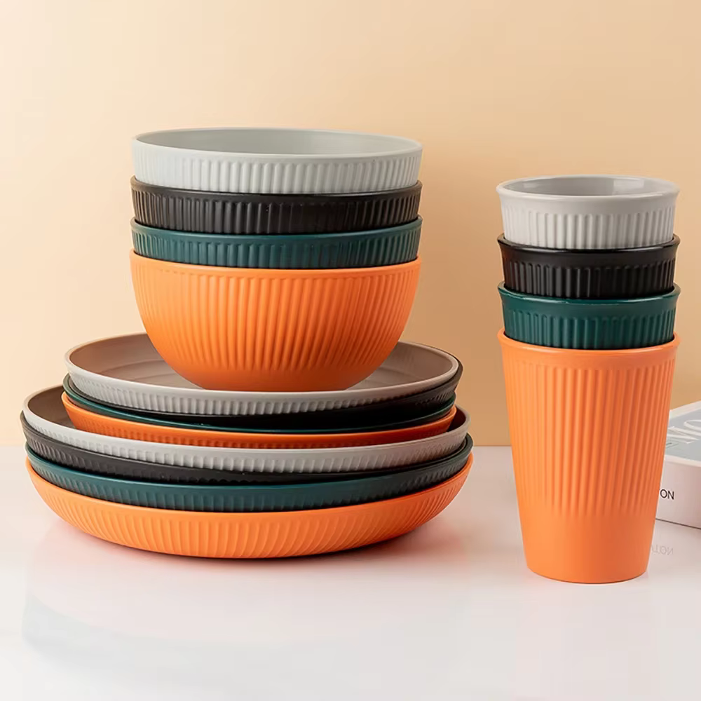 Ensemble de couverts en paille de blé