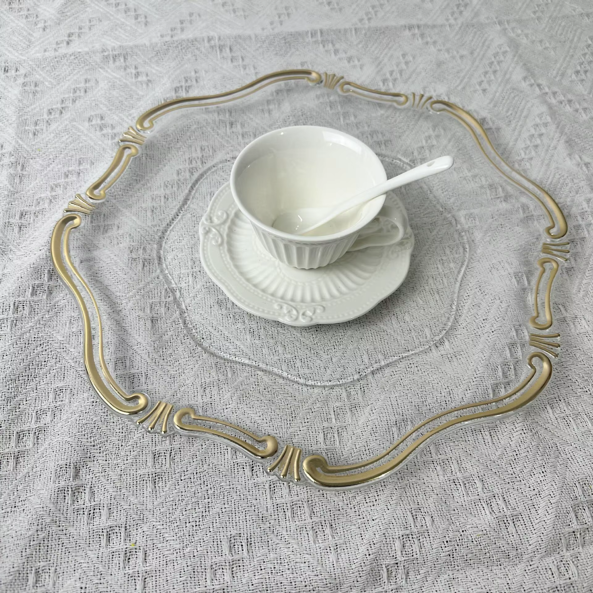 50 assiettes décoratives rondes transparentes avec bord doré