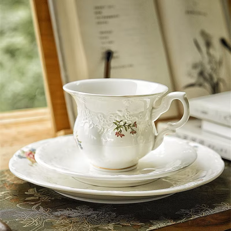 Tasse à expresso et ensemble S/05 en céramique, fleur rétro, entrée française, tasse à thé de l'après-midi de luxe, assiette à dessert, cadeau élégant pour les filles