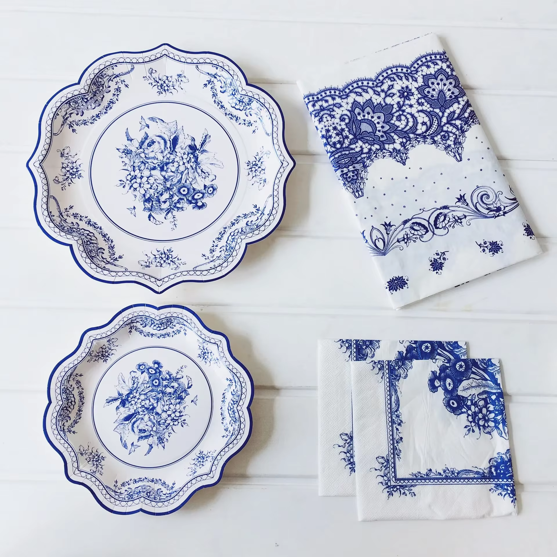 Assiette chinoise en porcelaine bleue et blanche