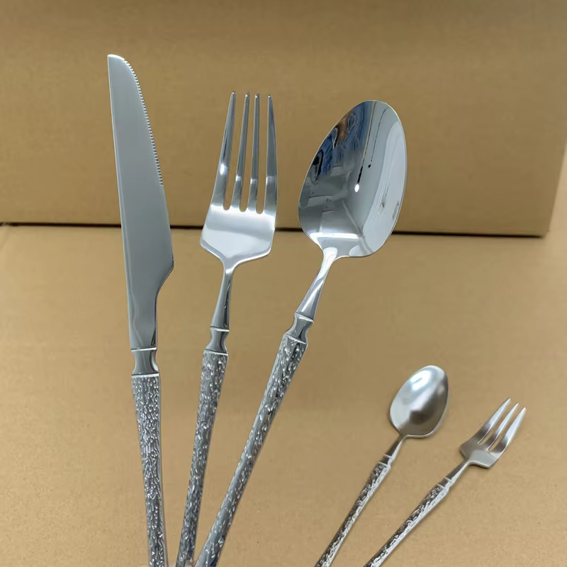 Ensemble de couverts en acier inoxydable 24 pièces