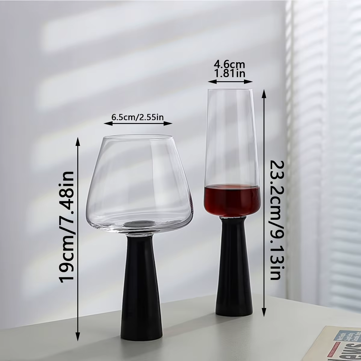 Verre à pilier noir rétro