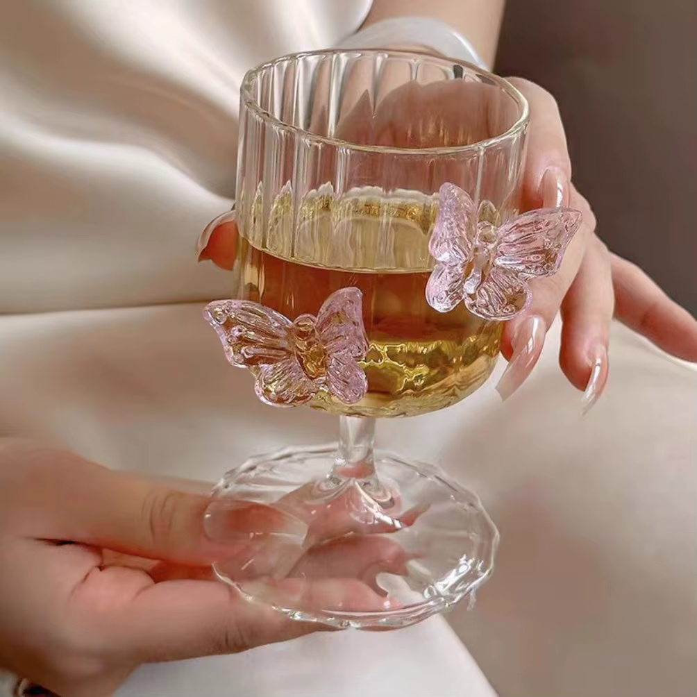 Verre à vin papillon tridimensionnel