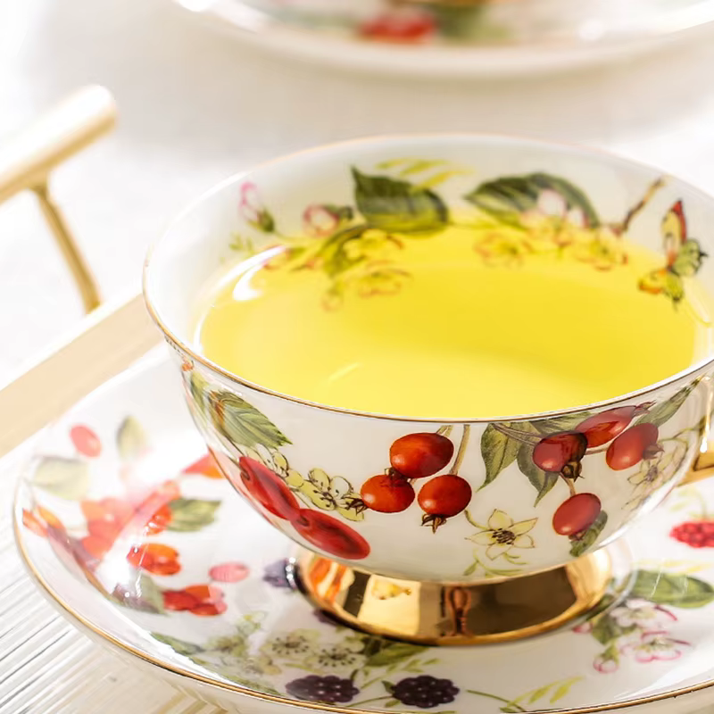 Sophia China-Tasse à café et soucoupe en porcelaine à bord doré