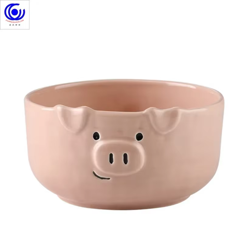 Ensemble de plats mignons en céramique