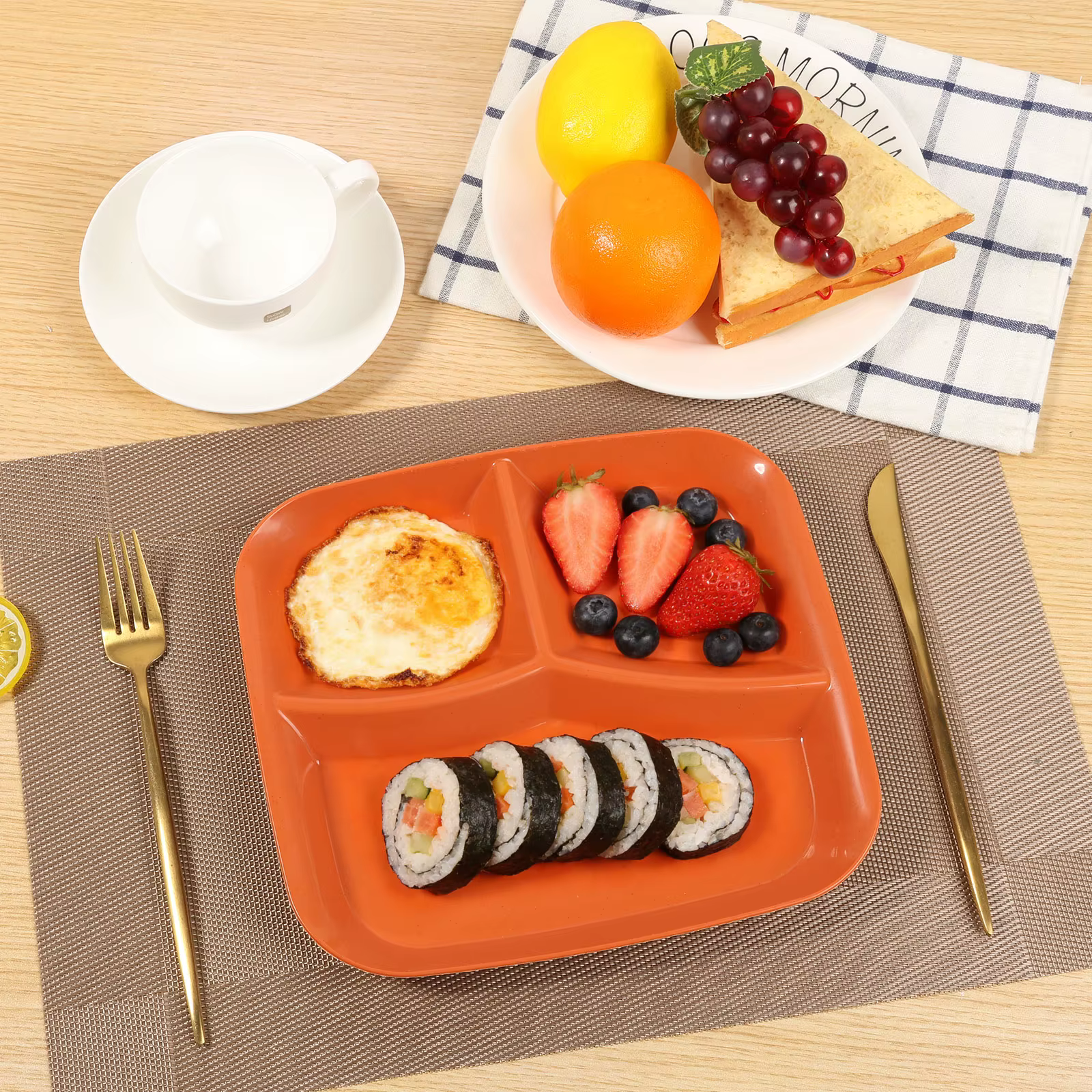Assiette compartimentée en plastique réutilisable
