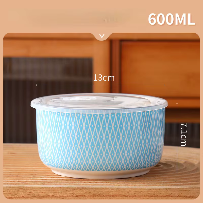 Filles en céramique avec couvercle en porcelaine