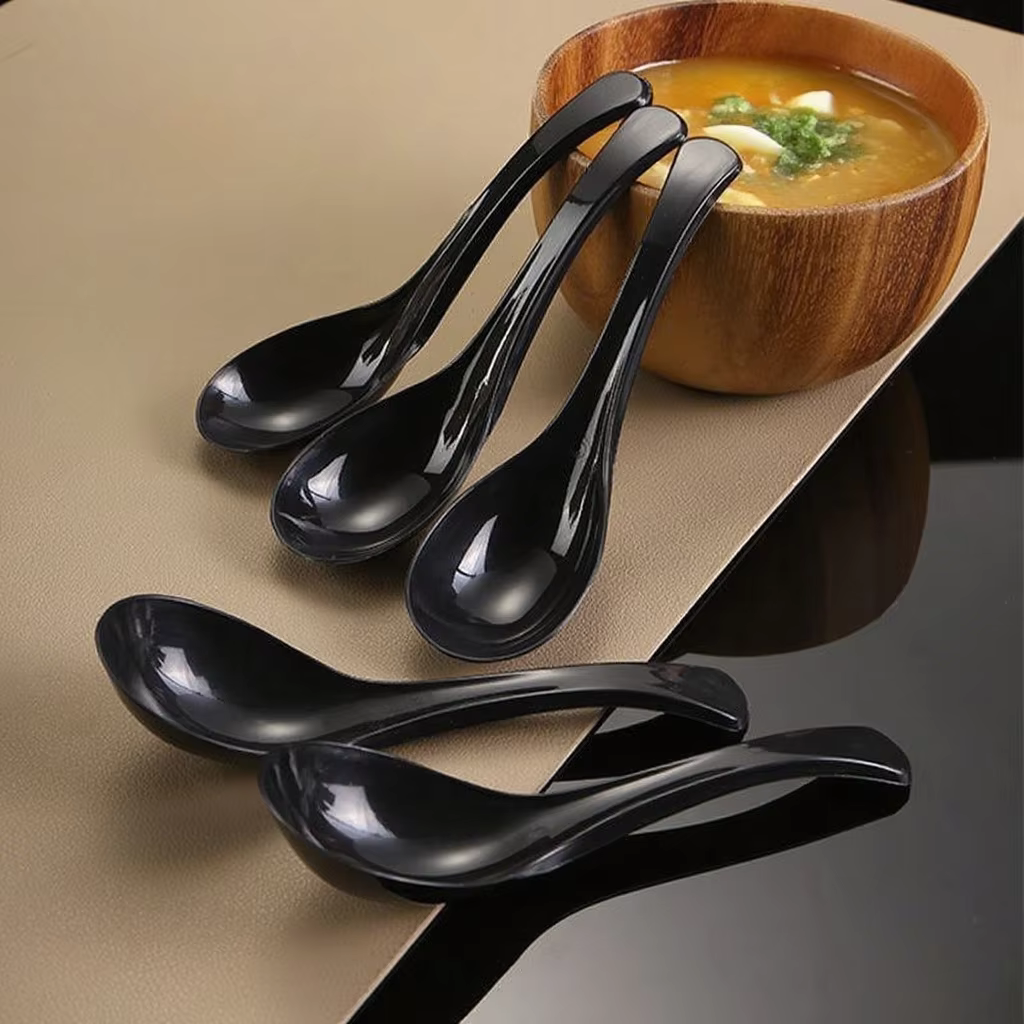 6 cuillères noires, adaptées aux soupes