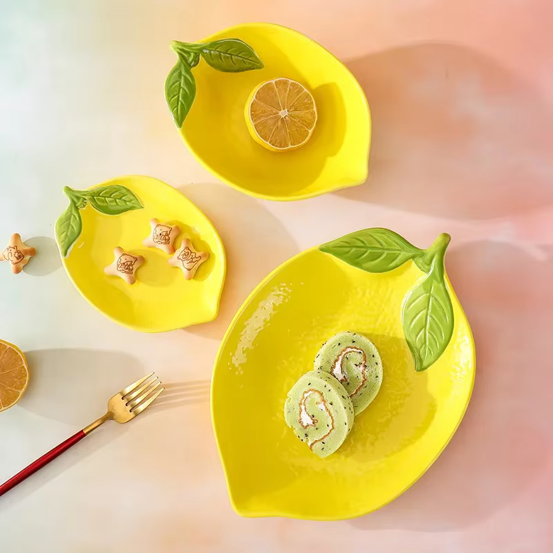 Assiette queplate en céramique en forme de citron de dessin animé