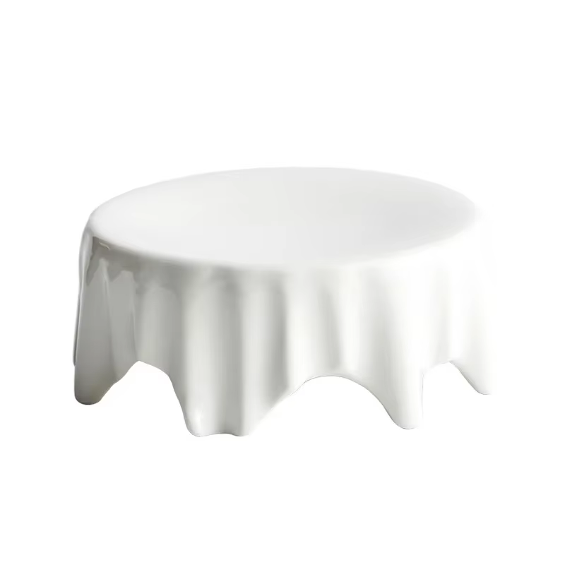Assiette blanche ronde occidentale